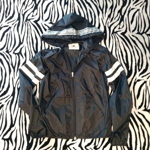 Rain Coat / Wind Breaker